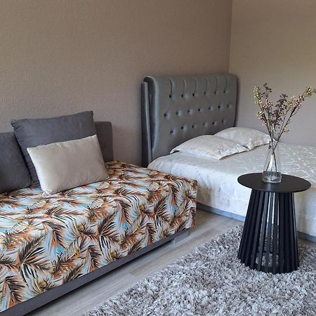 Naujakiemio Apartamentai Su Balkonu ไคลเพดา ภายนอก รูปภาพ